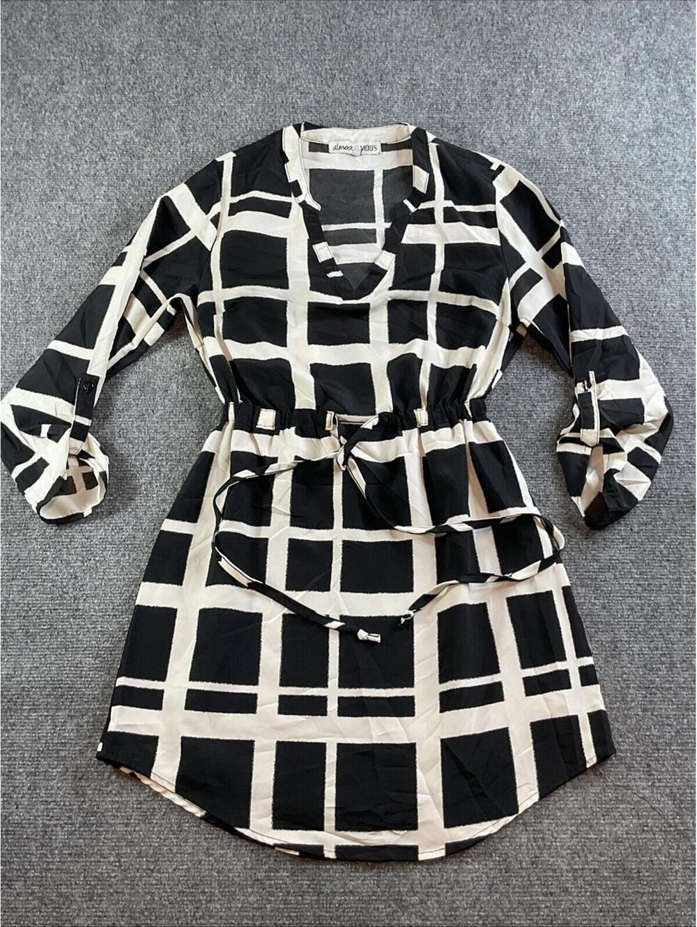 Almost Famous Women’s dress Black And White Long Sleeve Lined